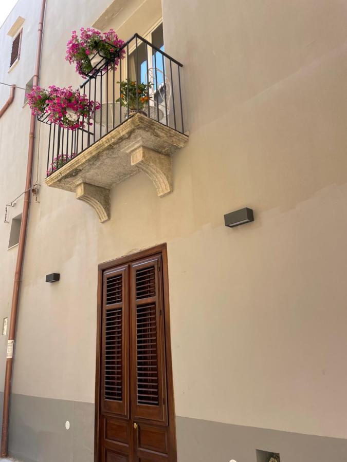 Hotel Domus Federiciana Castellammare del Golfo Exterior foto