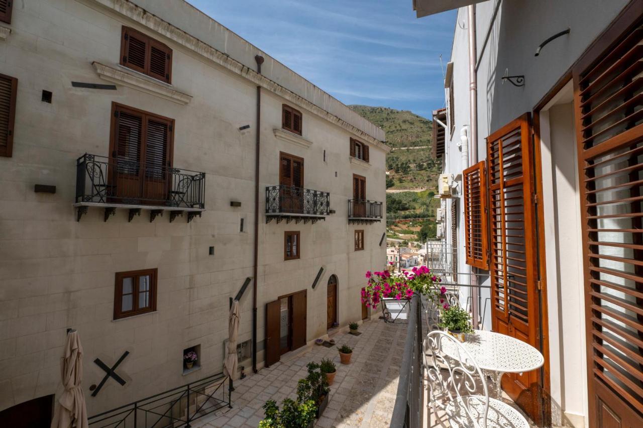 Hotel Domus Federiciana Castellammare del Golfo Exterior foto